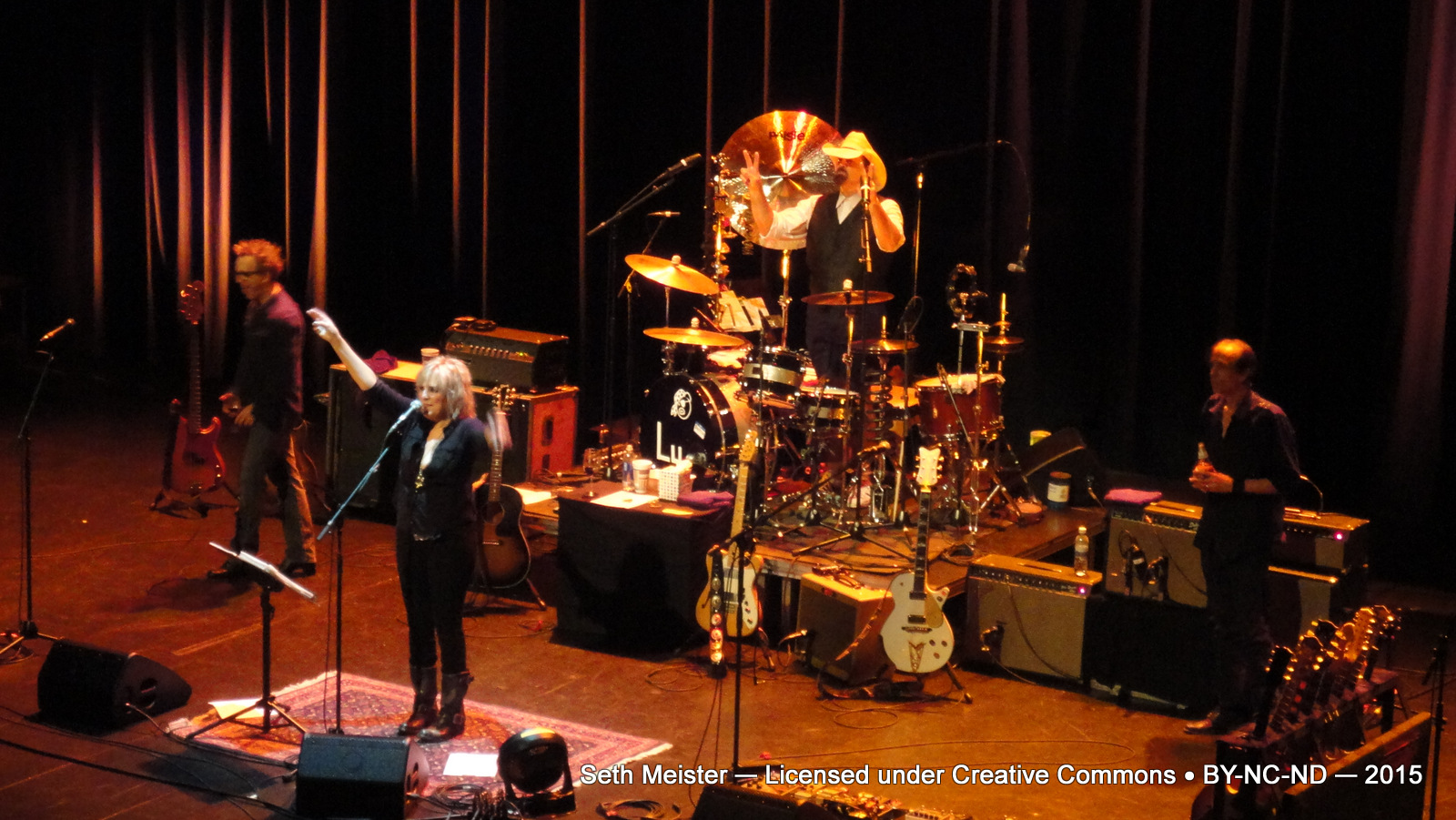 LucindaWilliams2015-07-24VernonAndDistrictPerformingArtsCentreCanada (17).jpg